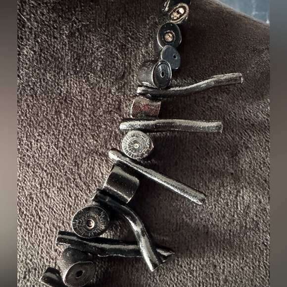 Vintage Black Lacquer Wood Necklace - Picture 2 of 3